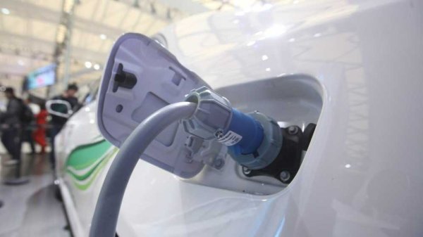 网络配资炒股 今日电池级碳酸锂（早盘）价格较上日下跌300元，均价报64650元/吨